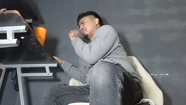 Snapshot of DickMasterfindom chatting on March 2025 02:25:02 AM DickMasterfindom online show from March 2025 02:25:02 AM