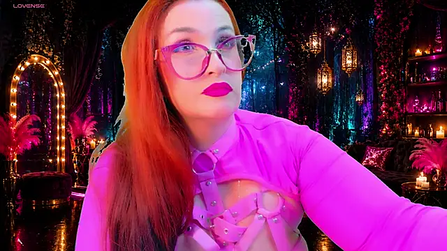 Snapshot of helenas_fantasy chatting on April 2026 02:40:02 AM helenas fantasy online show from April 2026 02:40:02 AM