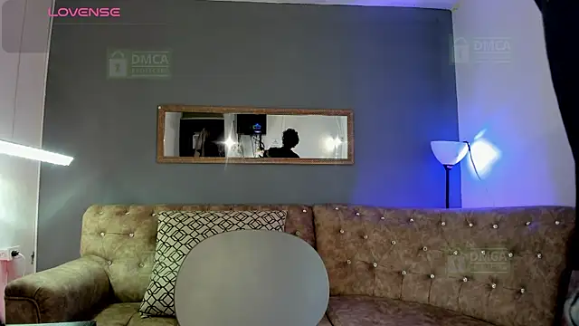 Jhonny-Blake online show from April 2026 07:48:01 PM