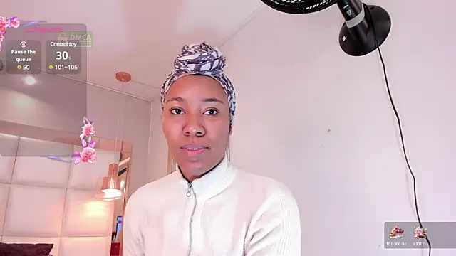 Snapshot of Mikeyla-Russo chatting on December 2024 09:06:01 PM Mikeyla-Russo online show from December 2024 09:06:01 PM
