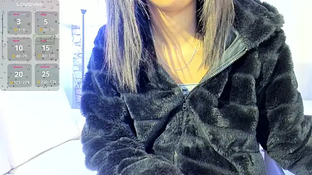 Snapshot of Mikeyla-Russo chatting on February 2025 09:11:02 PM Mikeyla-Russo online show from February 2025 09:11:02 PM