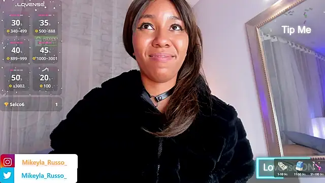 Snapshot of Mikeyla-Russo chatting on February 2025 12:19:02 AM Mikeyla-Russo online show from February 2025 12:19:02 AM
