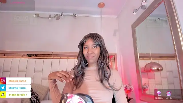 Mikeyla-Russo online show from September 2025 07:06:02 PM