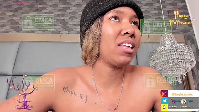 Mikeyla-Russo online show from October 2025 07:04:02 PM