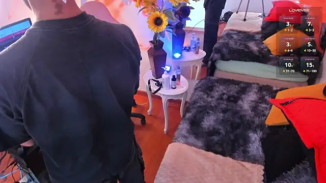 Tom cooper  online show from October 2025 12:33:01 PM