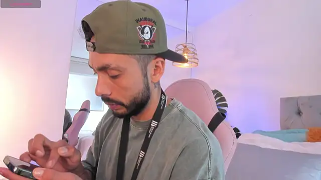 Tom cooper  online show from December 2025 01:07:01 PM