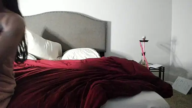 yiauana online show from September 2025 12:18:01 PM