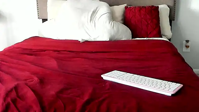 yiauana online show from September 2025 02:53:01 PM