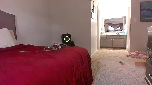 yiauana online show from February 2026 10:41:02 PM