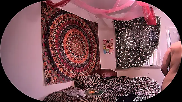 HeyyImHarlowe online show from March 2026 01:29:02 PM