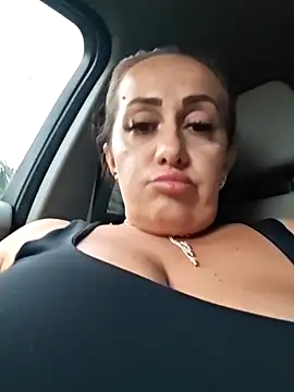 AvaLloyd online show from September 2025 02:44:02 PM