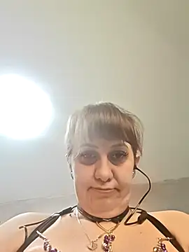 AvaLloyd online show from March 2026 03:34:02 AM