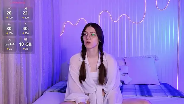 Ester Hill online show from January 2025 09:52:02 PM