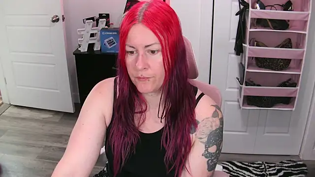 Snapshot of gennyrock chatting on June 2026 11:49:02 AM gennyrock online show from June 2026 11:49:02 AM
