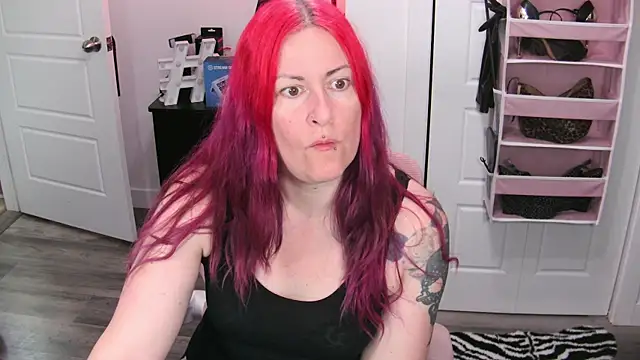 Snapshot of gennyrock chatting on June 2026 01:22:01 PM gennyrock online show from June 2026 01:22:01 PM