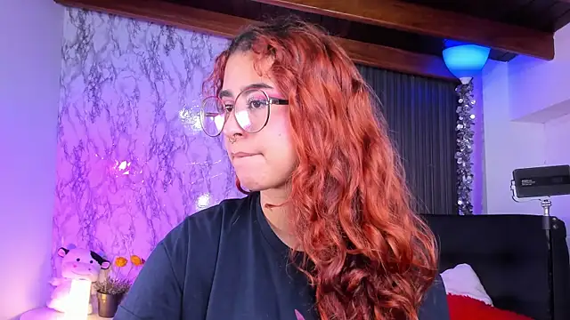 Snapshot of chloe_blue chatting on March 2025 11:44:02 AM chloe blue online show from March 2025 11:44:02 AM