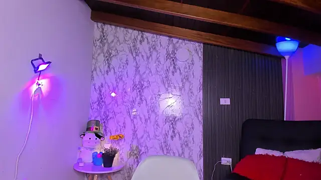 Snapshot of chloe_blue chatting on September 2025 11:14:01 AM chloe blue online show from September 2025 11:14:01 AM