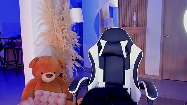 Charlotte  08 online show from March 2026 01:54:02 AM