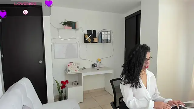 Snapshot of susana_monroy chatting on April 2026 07:05:01 PM susana monroy online show from April 2026 07:05:01 PM