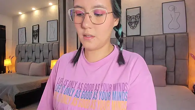 sweet--emily online show from December 2024 03:19:01 PM