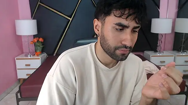 MilanZaire online show from October 2025 11:49:01 PM