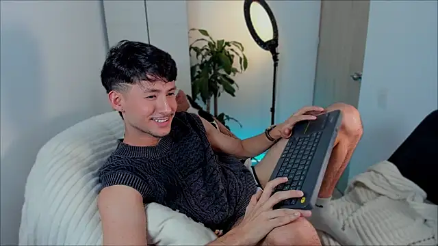 dimitri targaryen online show from December 2024 06:40:01 AM