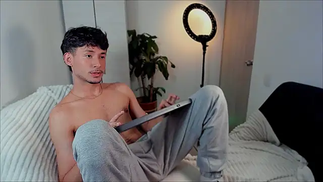 dimitri targaryen online show from December 2024 04:49:02 AM