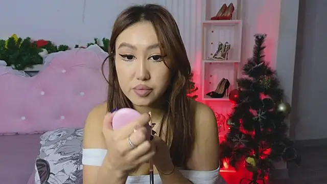 Snapshot of Diana_Moon_ chatting on December 2024 08:05:02 PM Diana Moon online show from December 2024 08:05:02 PM