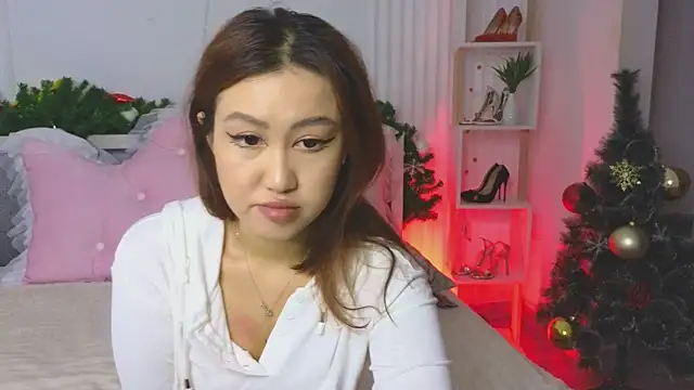 Snapshot of Diana_Moon_ chatting on December 2024 08:25:02 PM Diana Moon online show from December 2024 08:25:02 PM