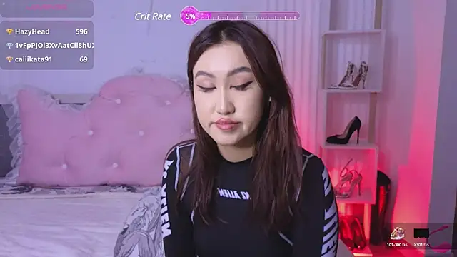 Snapshot of Diana_Moon_ chatting on January 2025 11:43:02 PM Diana Moon online show from January 2025 11:43:02 PM