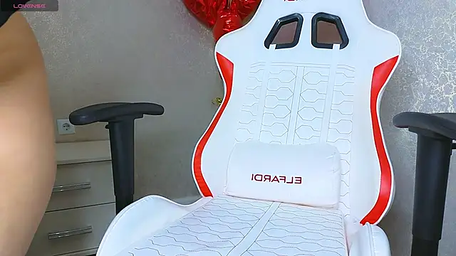 Diana Moon  online show from February 2026 12:11:01 AM