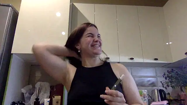 Karolina llove online show from September 2025 05:04:02 PM