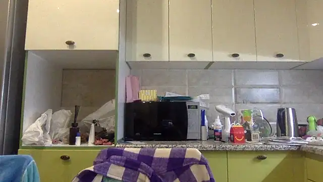 Karolina llove online show from October 2025 08:17:01 PM