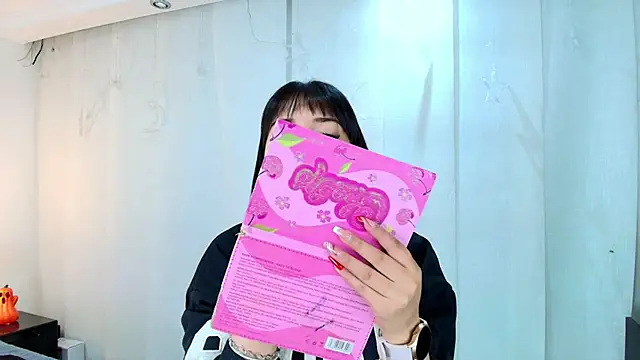 lina bedoya  online show from October 2025 11:33:02 AM