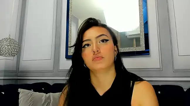 Snapshot of Lesly_sexy4u chatting on December 2024 03:47:02 AM Lesly sexy4u online show from December 2024 03:47:02 AM