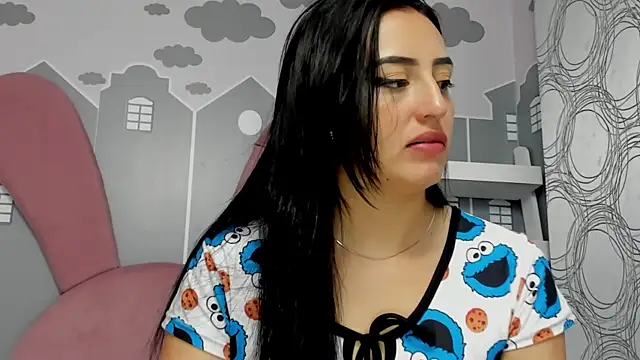 Snapshot of Lesly_sexy4u chatting on March 2025 04:07:02 AM Lesly sexy4u online show from March 2025 04:07:02 AM