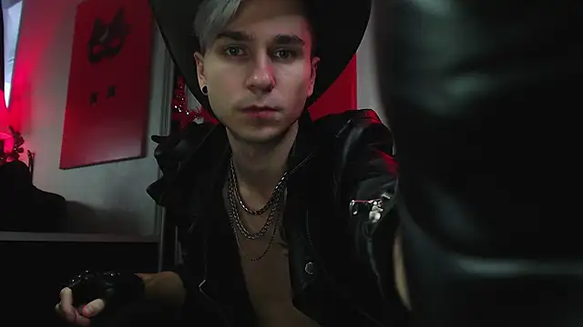 Joseph  Quinn online show from December 2024 08:34:02 AM