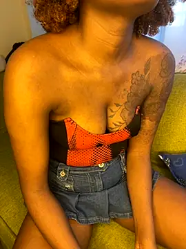 Snapshot of shishbabe chatting on October 2025 01:40:02 PM shishbabe online show from October 2025 01:40:02 PM