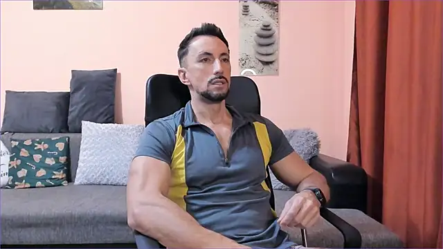 HotHunkTrainer online show from January 2025 09:48:02 AM