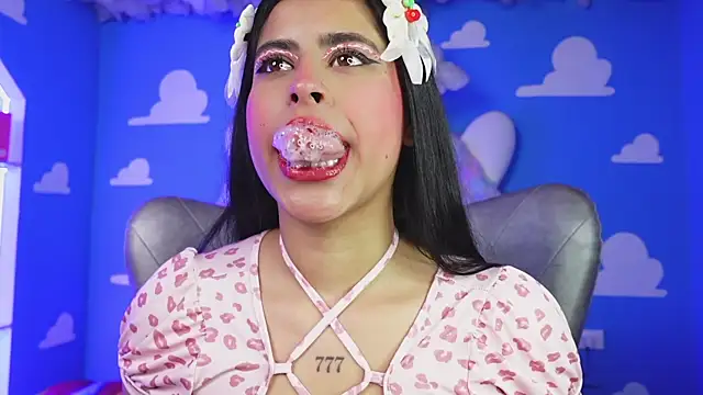 miss romyna online show from April 2026 11:03:02 AM