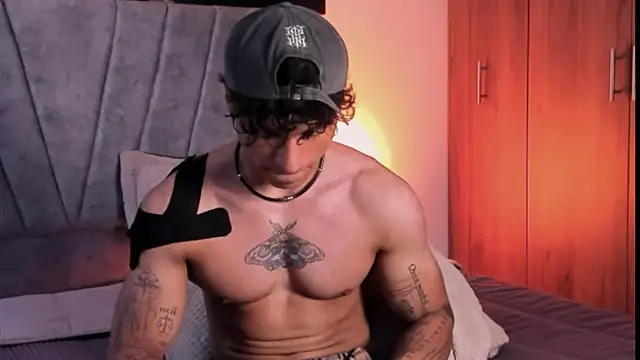 Thomas Fit1 online show from October 2025 05:43:01 PM