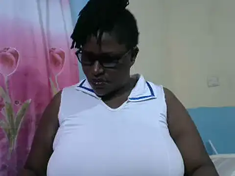 Snapshot of sexy_bigboobss chatting on February 2025 05:44:01 PM sexy bigboobss online show from February 2025 05:44:01 PM