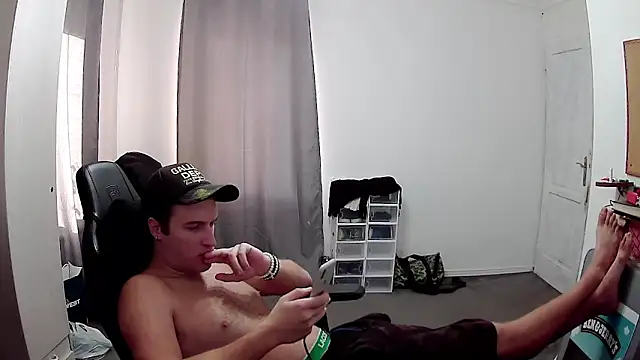 PKrisztian online show from October 2025 01:33:02 PM