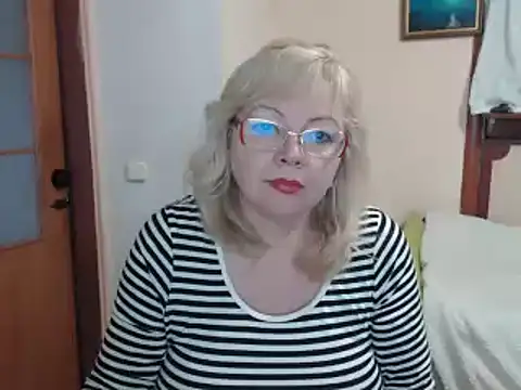 EvelynLoveShy online show from December 2024 08:11:02 AM