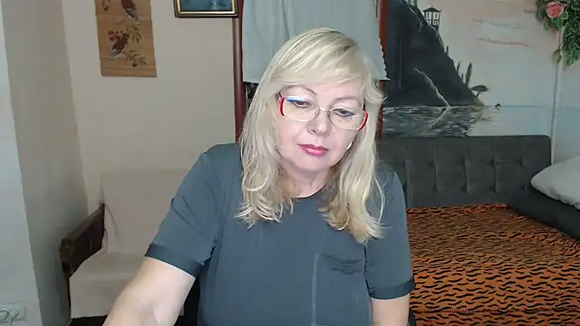 EvelynLoveShy online show from November 2025 07:49:02 PM