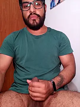 Snapshot of HombreS3n chatting on March 2025 10:21:01 PM HombreS3n online show from March 2025 10:21:01 PM