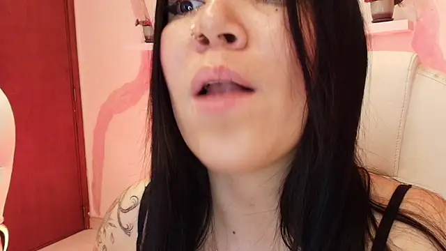 Snapshot of AilynRed chatting on February 2025 04:40:02 AM AilynRed online show from February 2025 04:40:02 AM