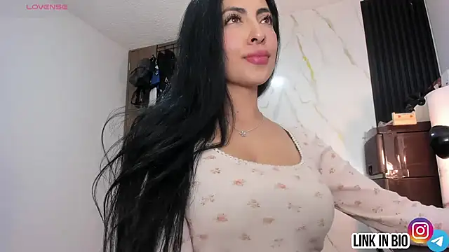 Snapshot of Sophy_diamonds chatting on July 2026 04:38:01 AM Sophy diamonds online show from July 2026 04:38:01 AM
