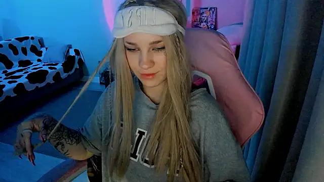 Ledy WWWII online show from December 2024 06:30:02 PM