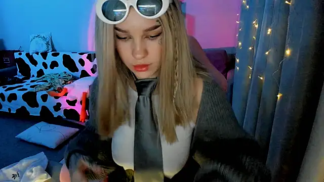 Ledy WWWII online show from December 2024 02:11:01 PM